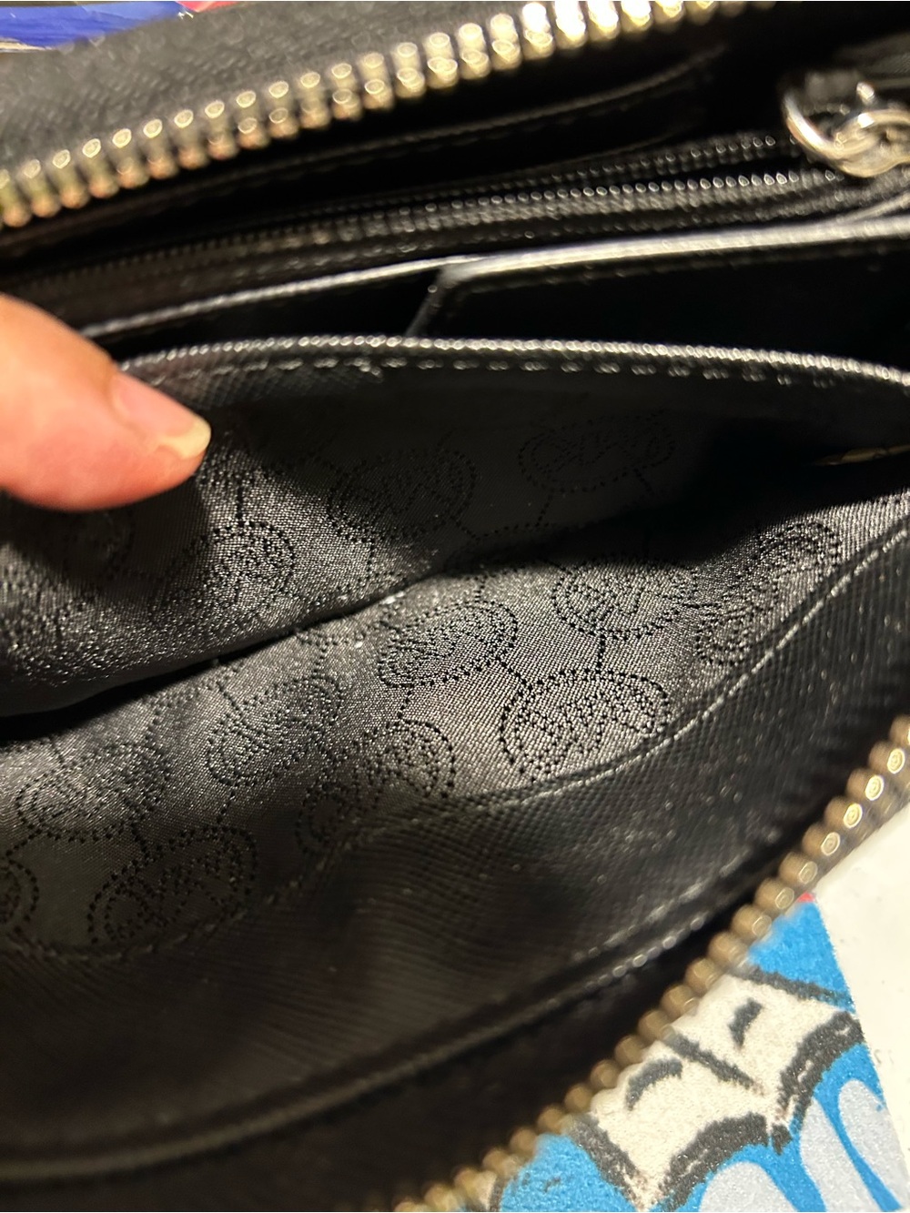 Michael Kors Black Pebbled Leather Zip-Around Wallet with Logo Plaque - Picture 3 of 8